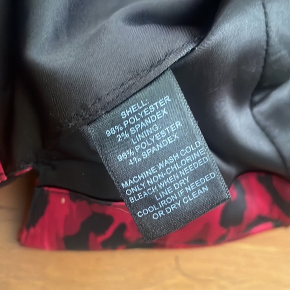 WHBM Red and Black Leopard Top - Picture 4 of 6